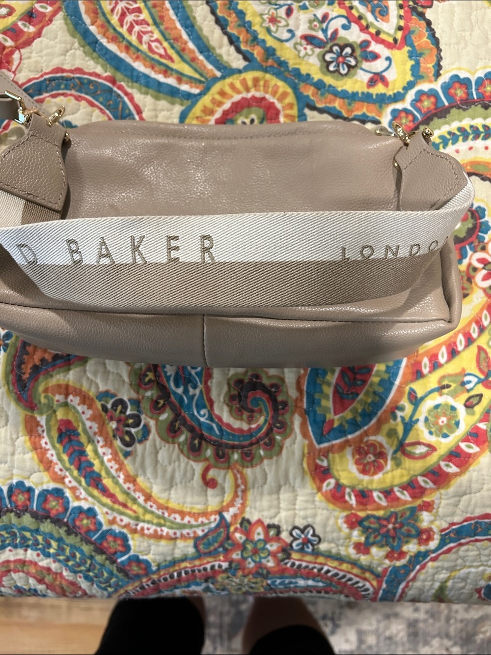 Ted Baker Beige Leather Shoulder Bag with Branded Strap and crossbody Strap - Picture 3 of 4